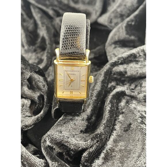 Vintage Fossil F2 Watch Roman Numeral Lizard Print Band Gold Toned - Picture 1 of 7